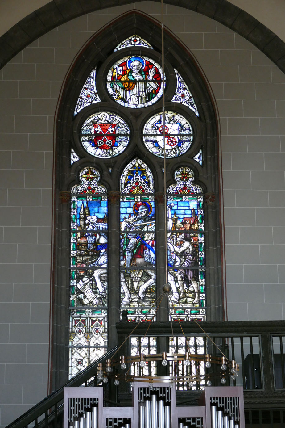 Martin teilt seinen Mantel - Fenster im Dom zu Fritzlar